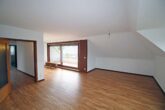 Großzügige Dachgeschosswohnung im Grünen - Bild