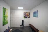 Produktions/Lagerhalle mit Büroflächen - Bild